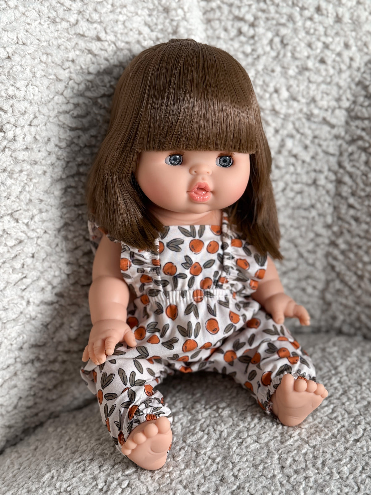 Minikane Sleepy-eyed Doll, Chloe, Various outfits