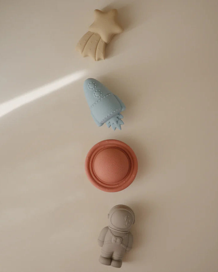 Mushie, Silikoninen Kylpylelu, Space