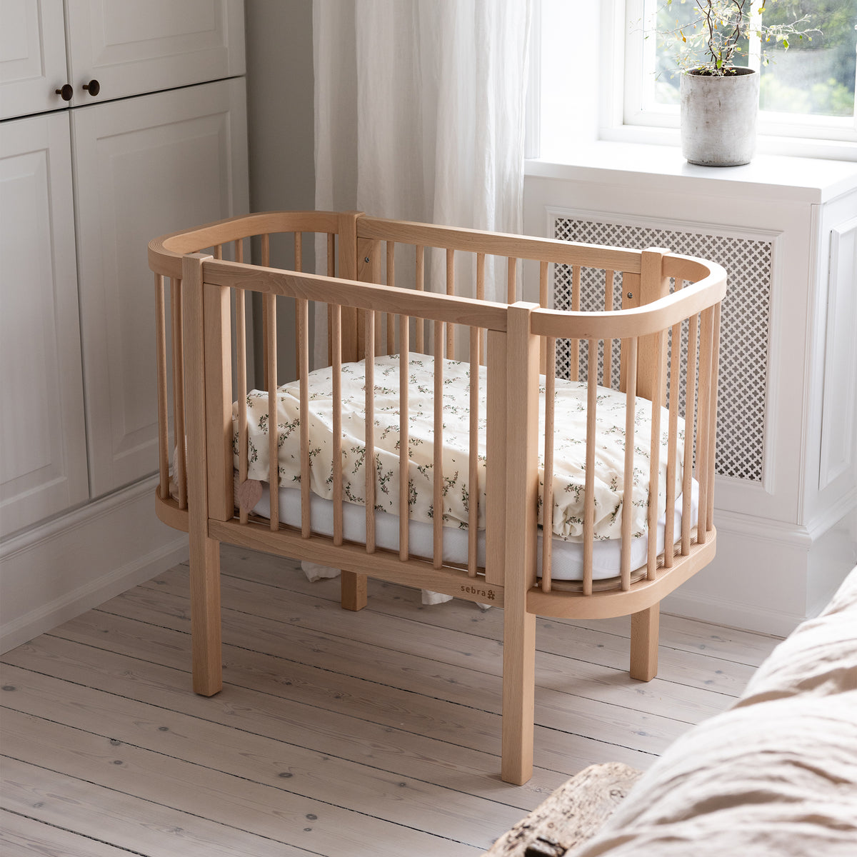 Sebra, Bedside Kehto, Wooden