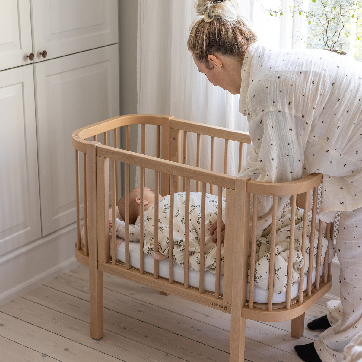 Sebra, Bedside Kehto, Wooden