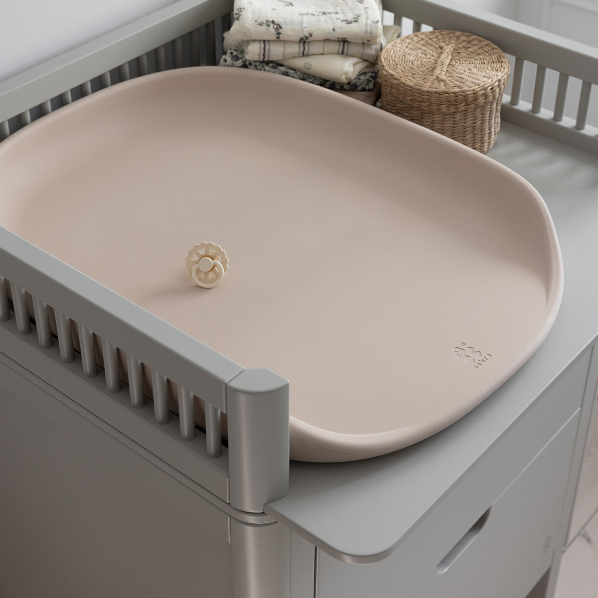 Sebra, Chest of Drawers/Changing Table. Classic Stone Grey