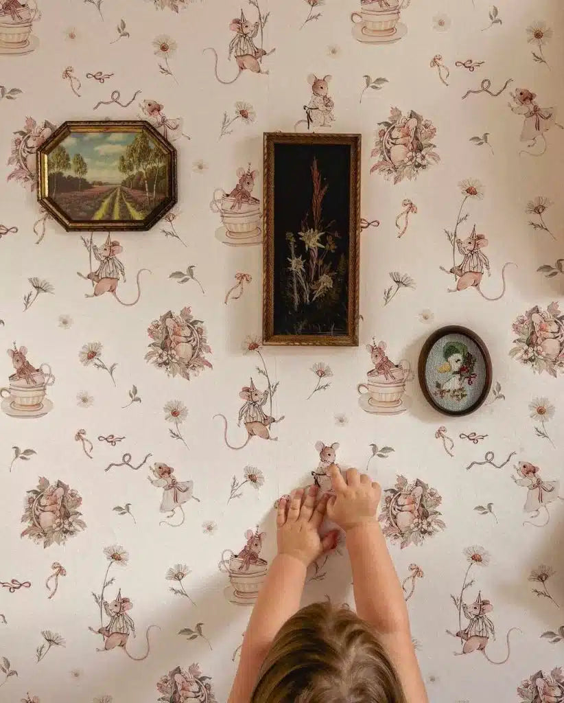 Mouse and Daisies White, Wallpaper