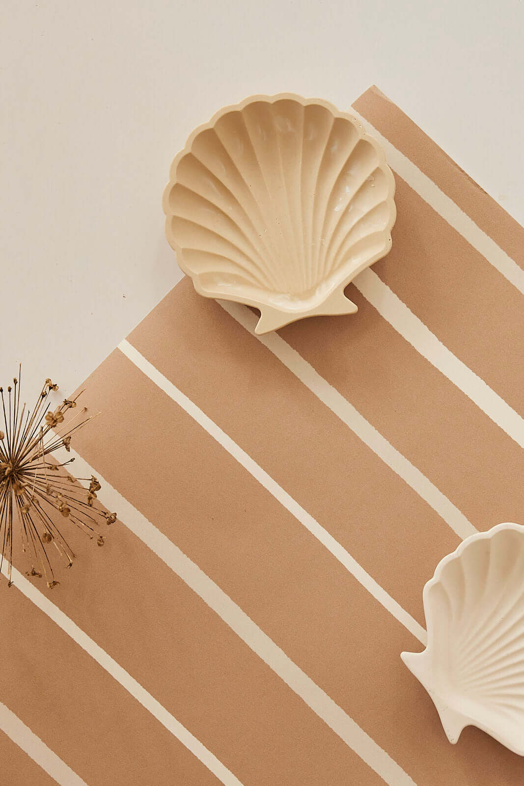 Matuu, Tapeter, Stripes on Brown