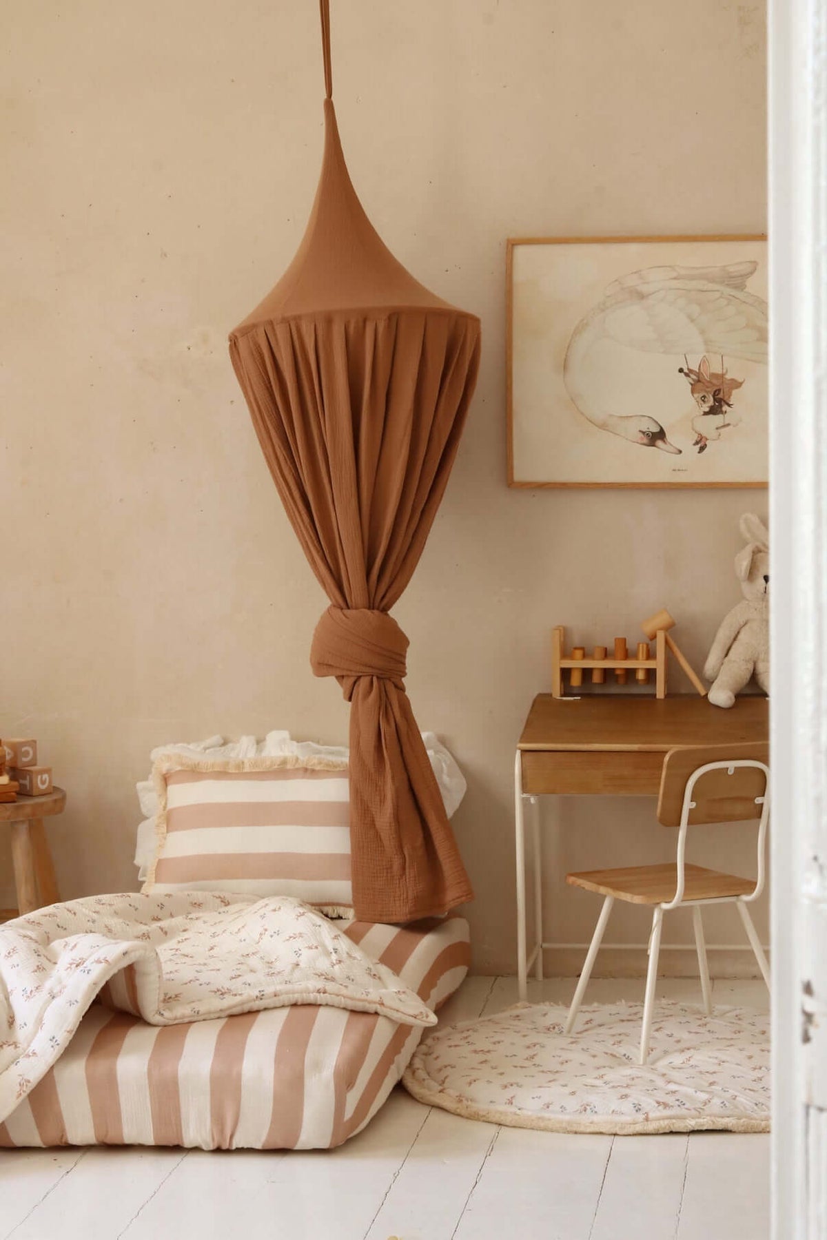 Matuu Bed canopy, Cappucino Muslin
