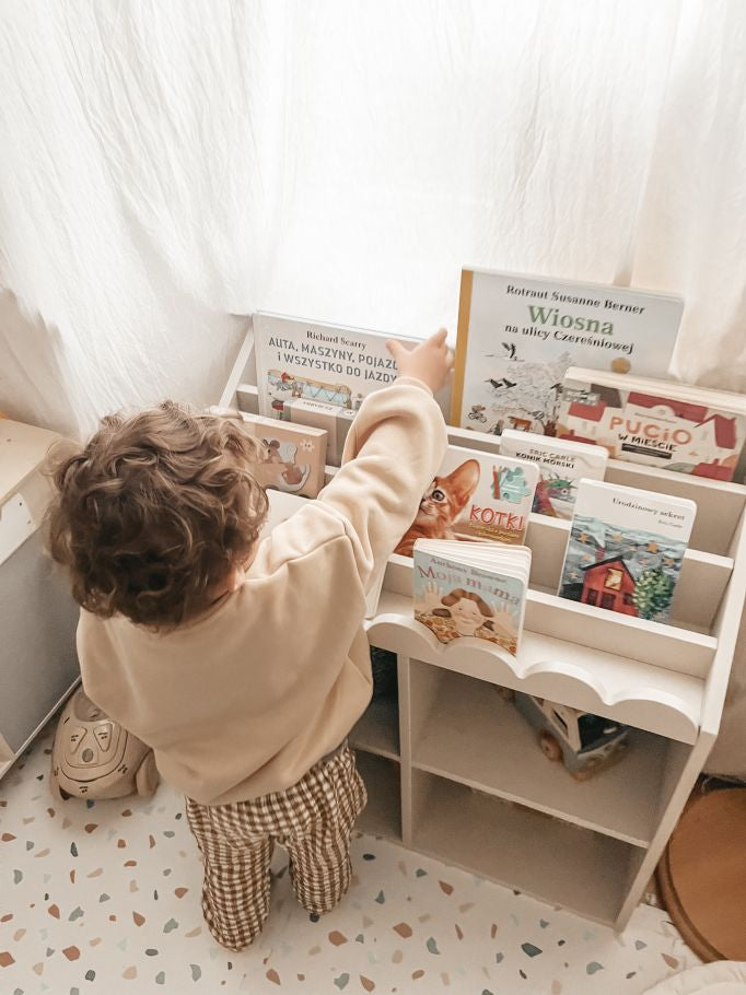 Book Nook, Montessori Kirjahylly, Latte