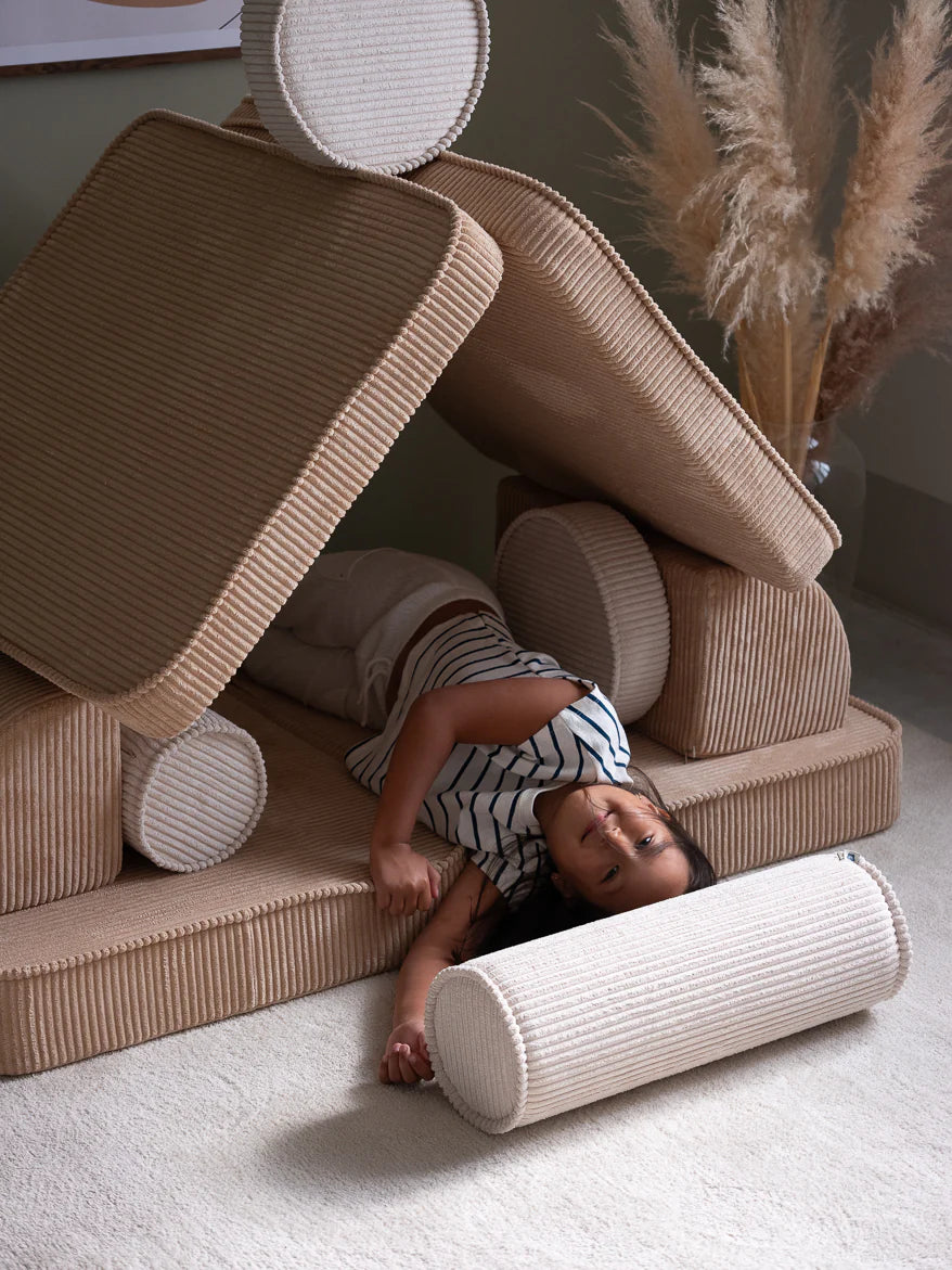 Wigiwama Settee, 2 colors