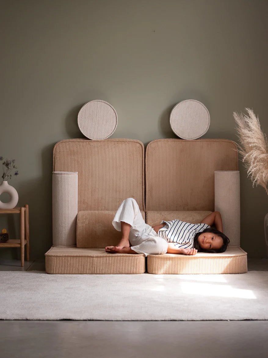 Wigiwama Settee, 2 colors