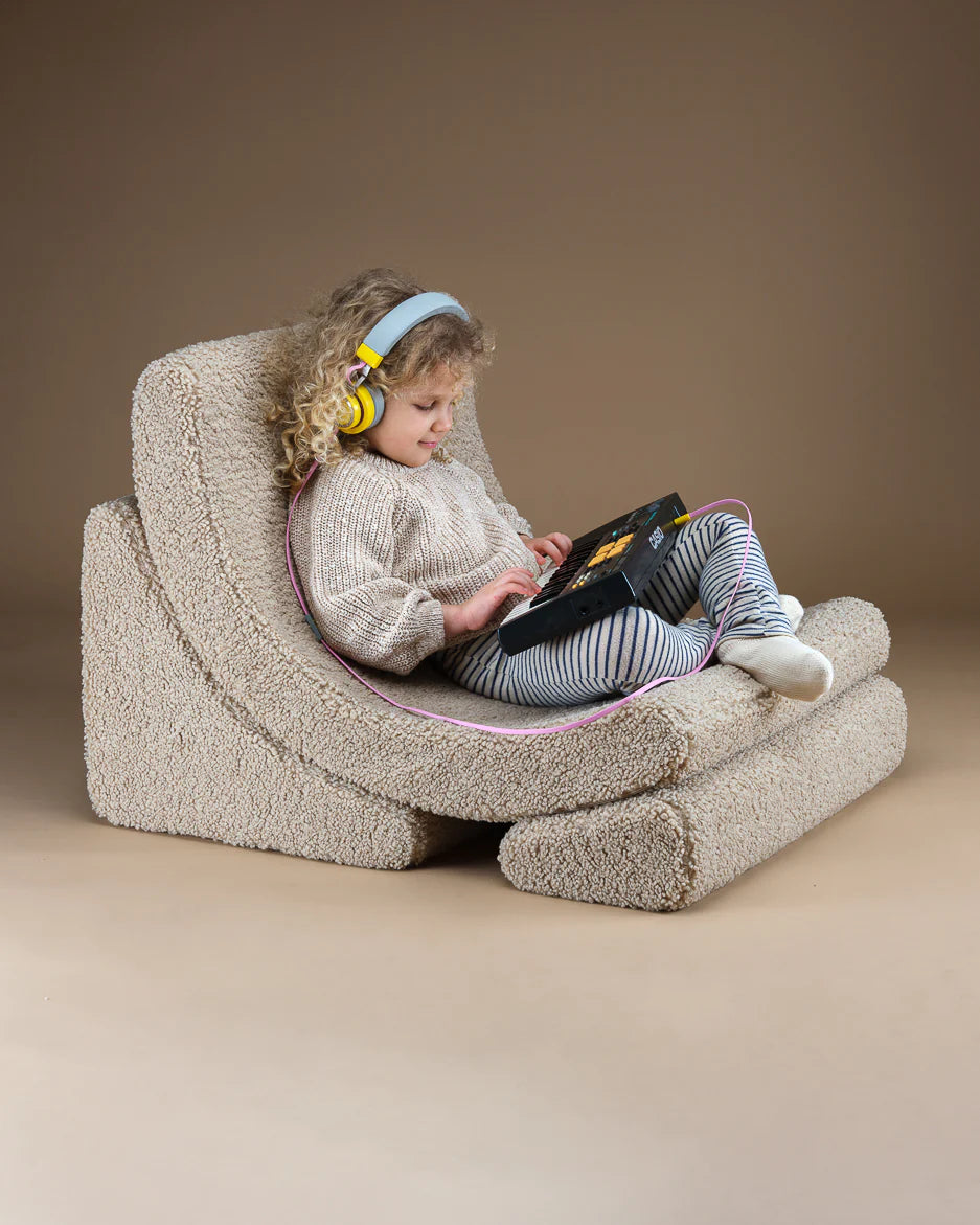 Wigiwama, Moon Chair Teddy, 2 Colors