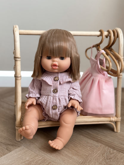 Minikane Sleepy-eyed Doll, Yze, Various outfits