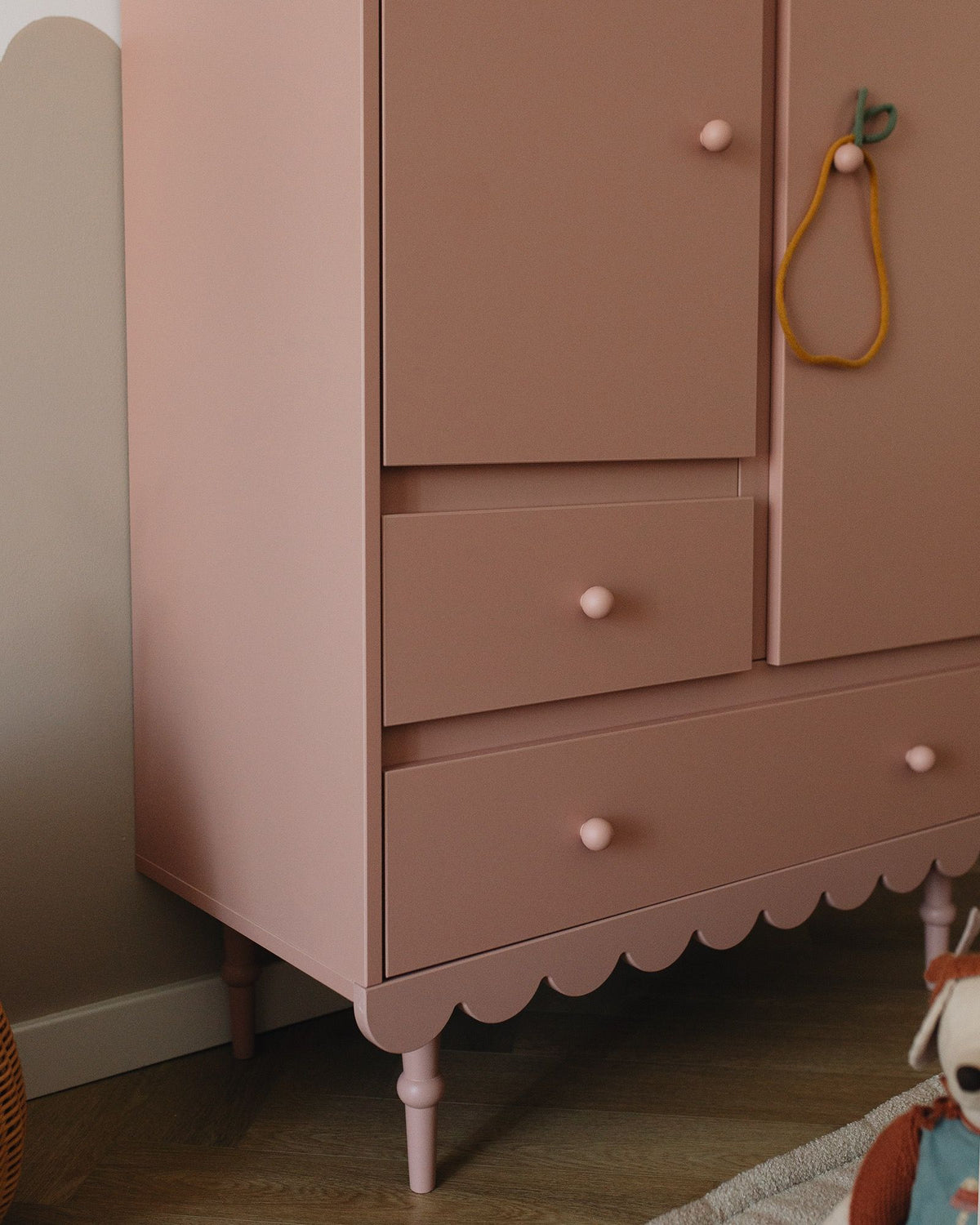 Wood Luck Design, Vaatekaappi, Babushka Natural Pink