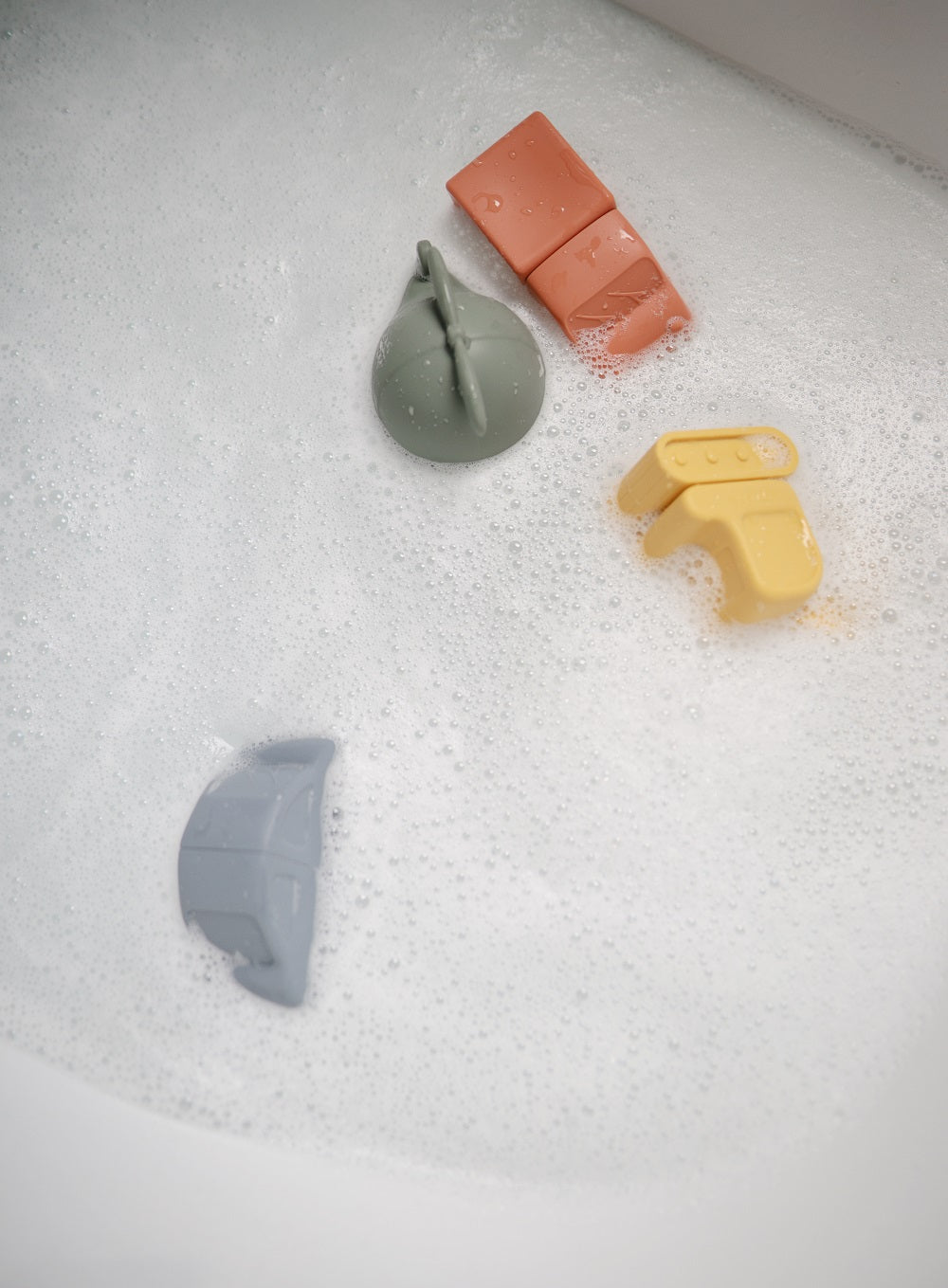 Mushie, Silicone Bath Toy, Vehicles