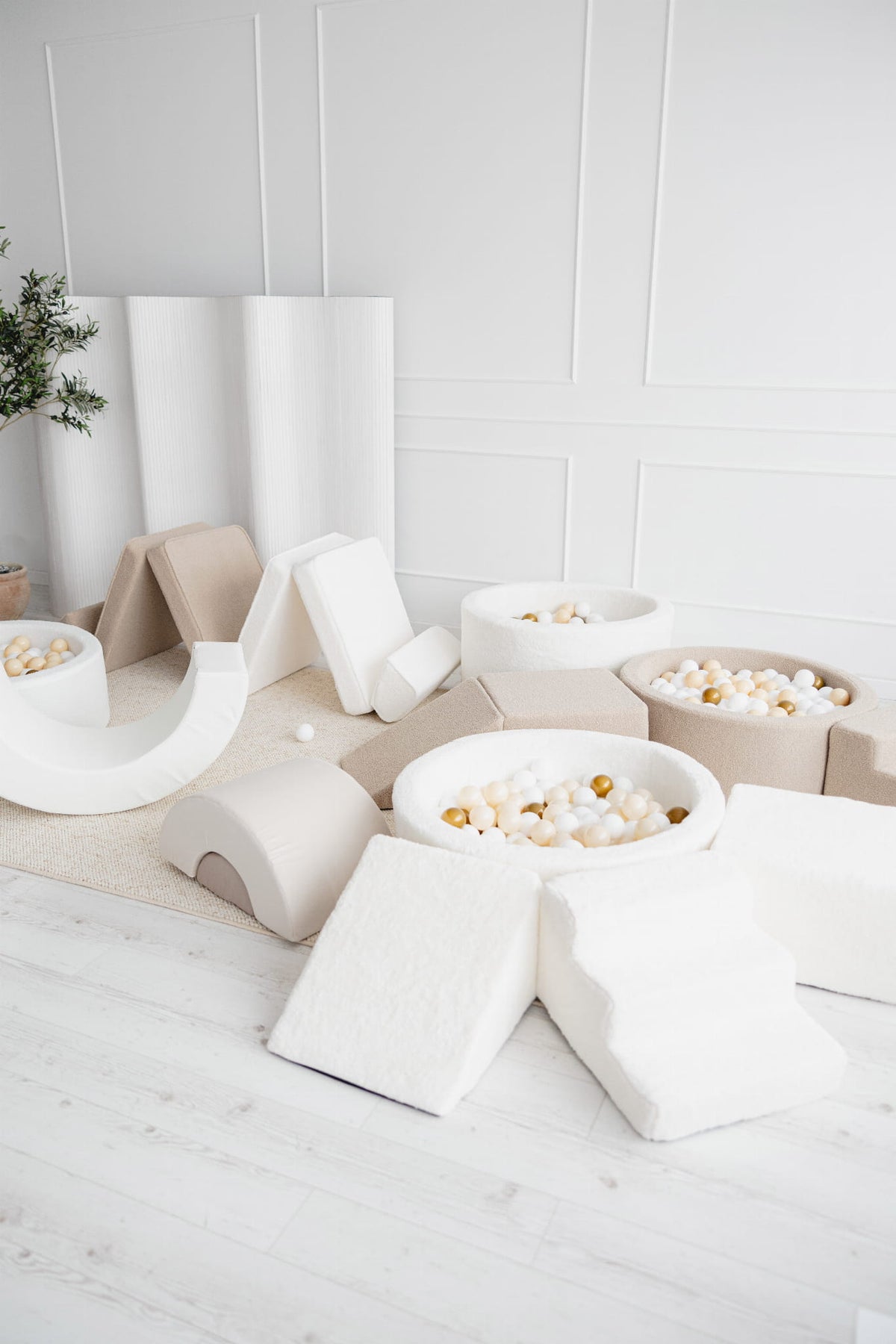 Monio, Pallomeri, Boucle White
