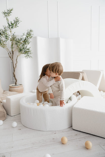 Monio, Pallomeri, Boucle White