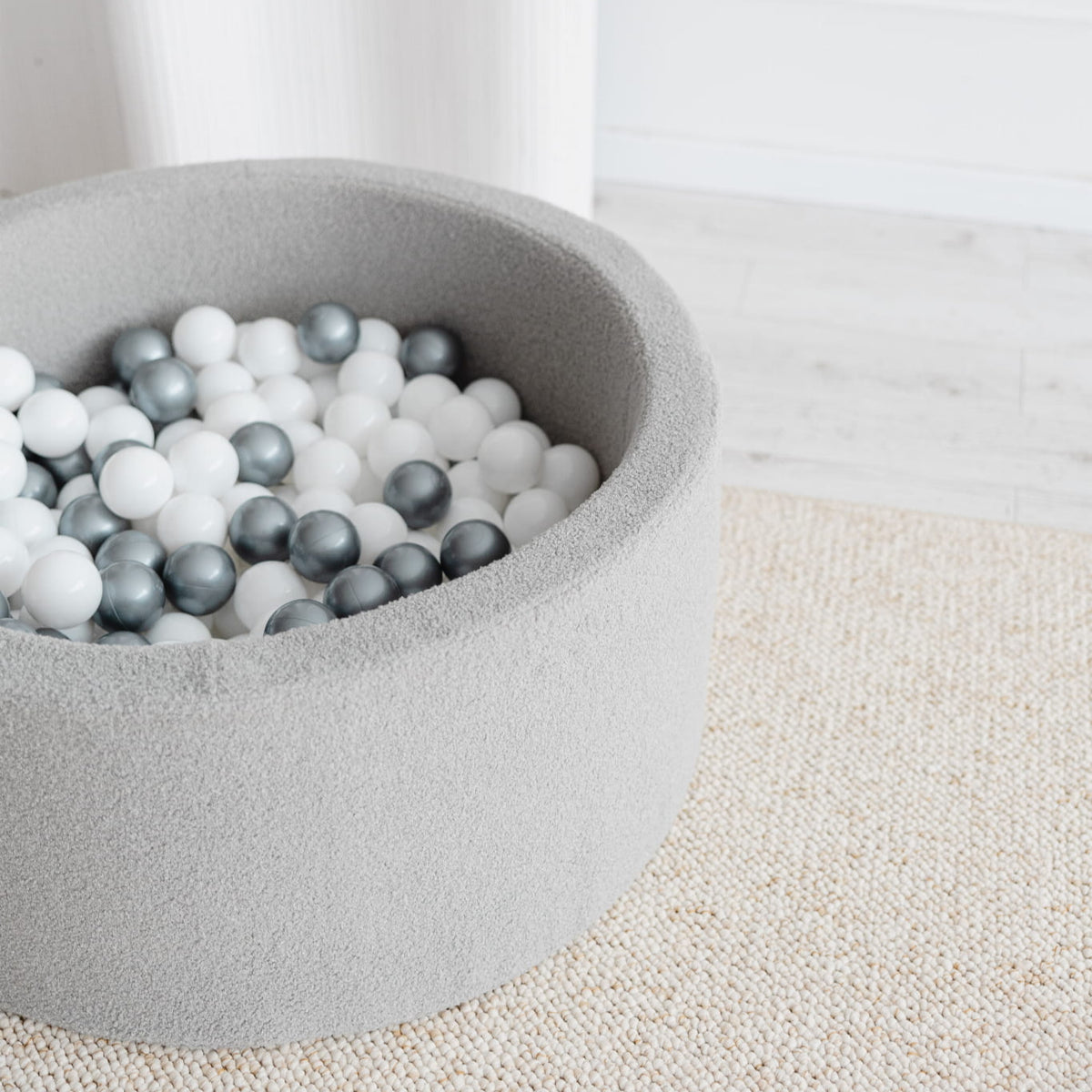 Monio, Pallomeri, Boucle Grey
