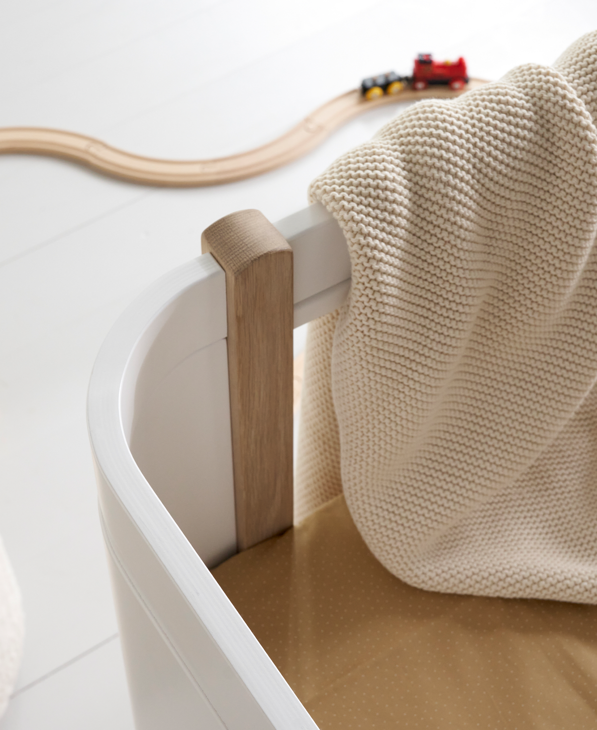 Oliver Furniture, Wood Mini+ Pinnasänky, White/Oak