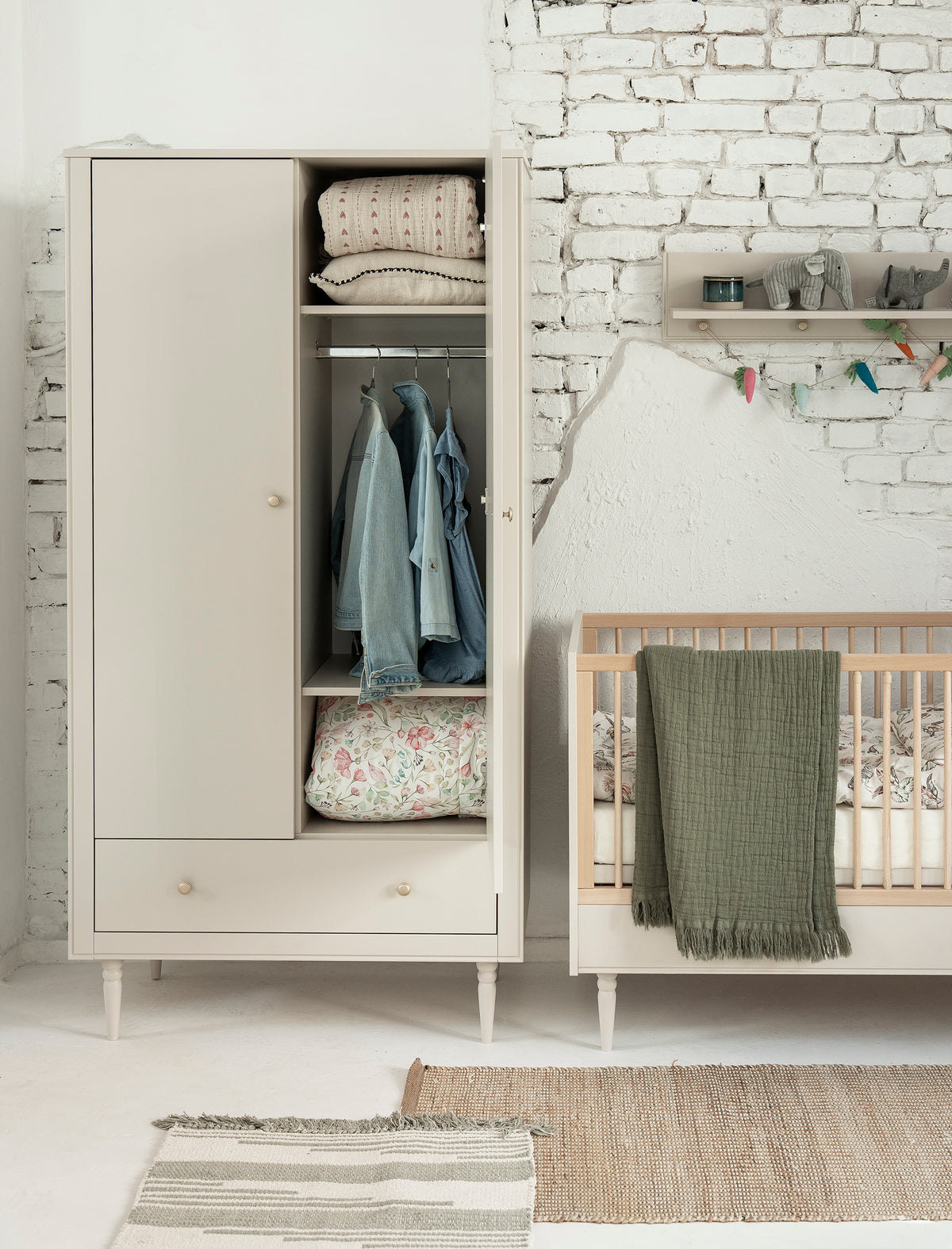 Pinio, Petite, Wardrobe 2-doors, Champagne
