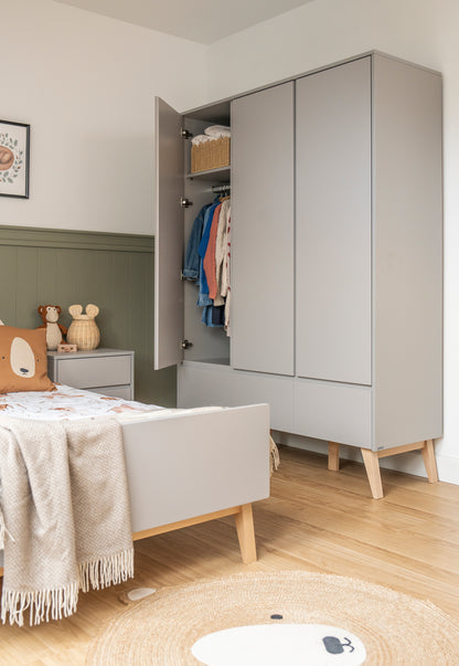 Pinio, Swing Vaatekaappi 3 ovea, Grey