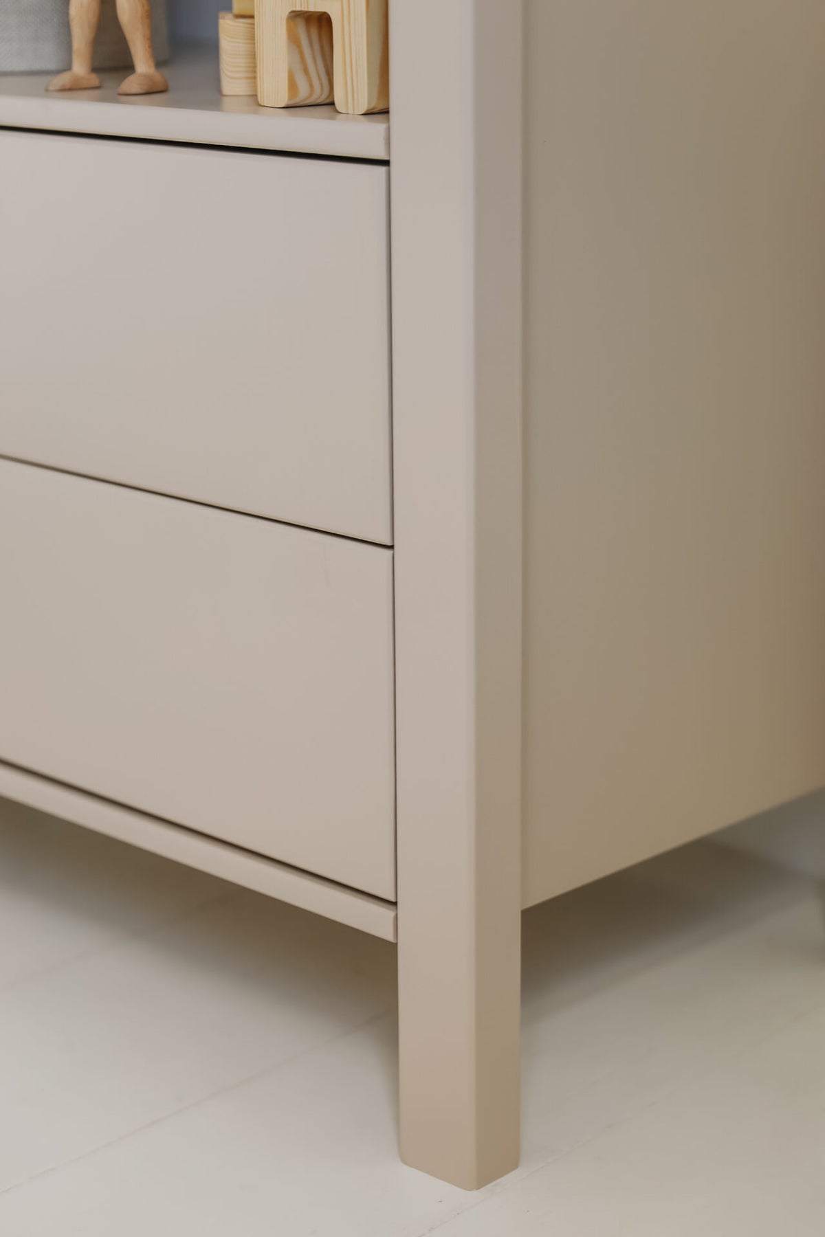 Inmondo, Collet, Bookshelf, 6 different colors