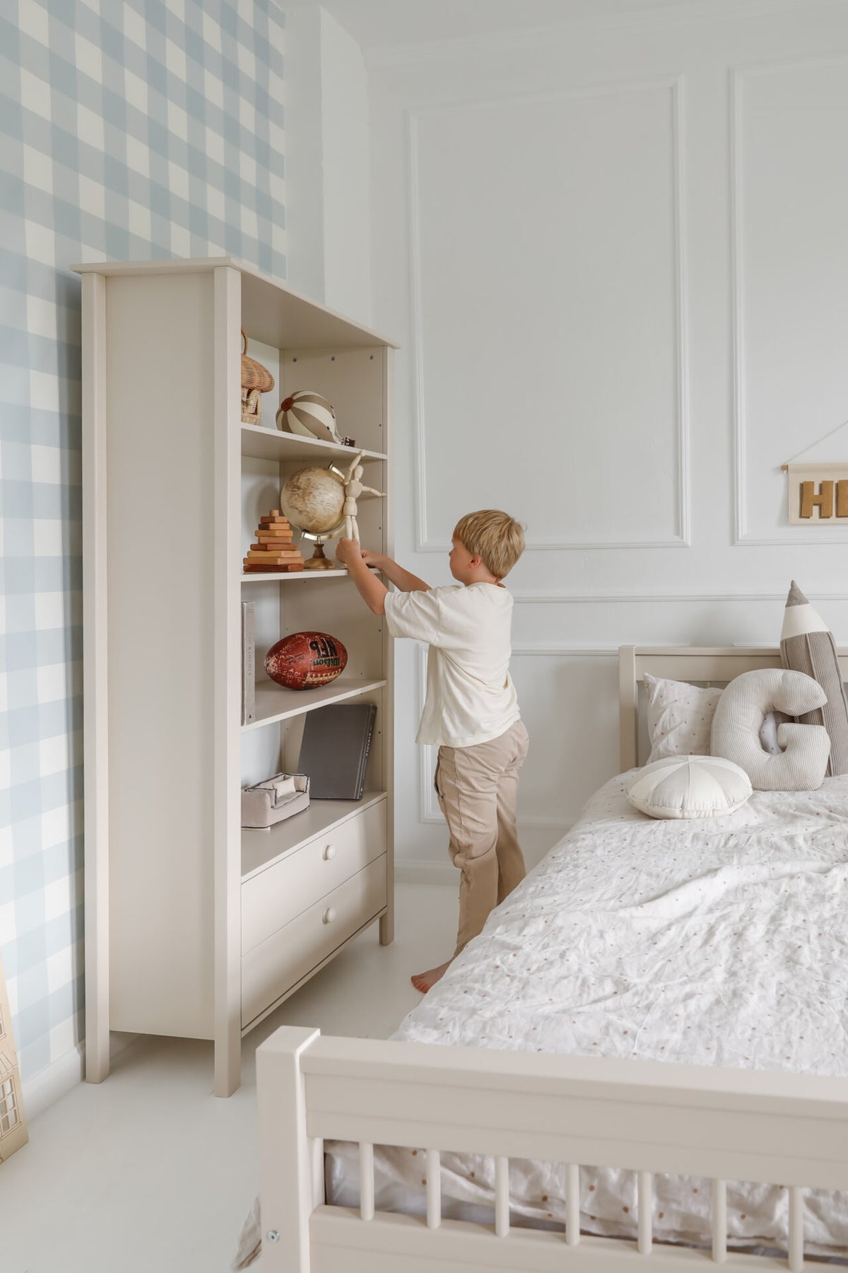Inmondo, Collet, Bookshelf, 6 different colors