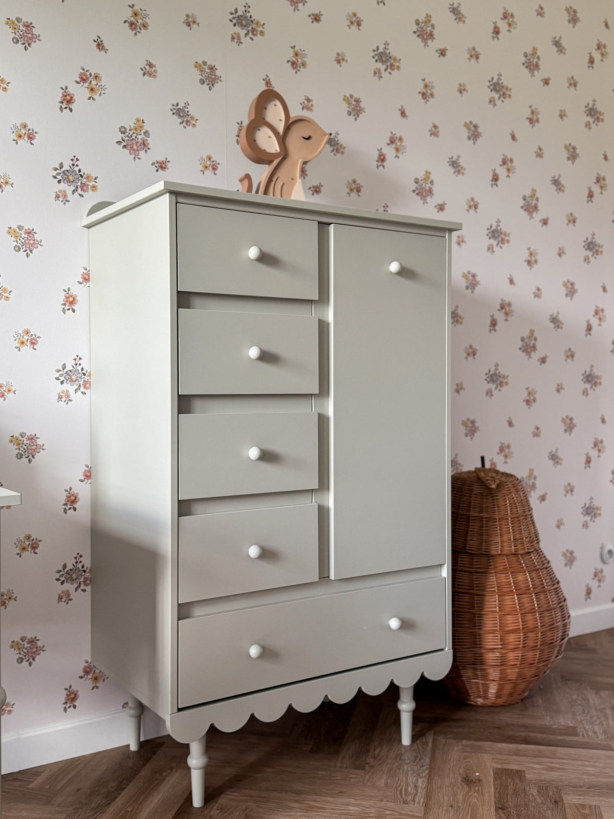 Wood Luck Design, byrå hög, Babushka Olive