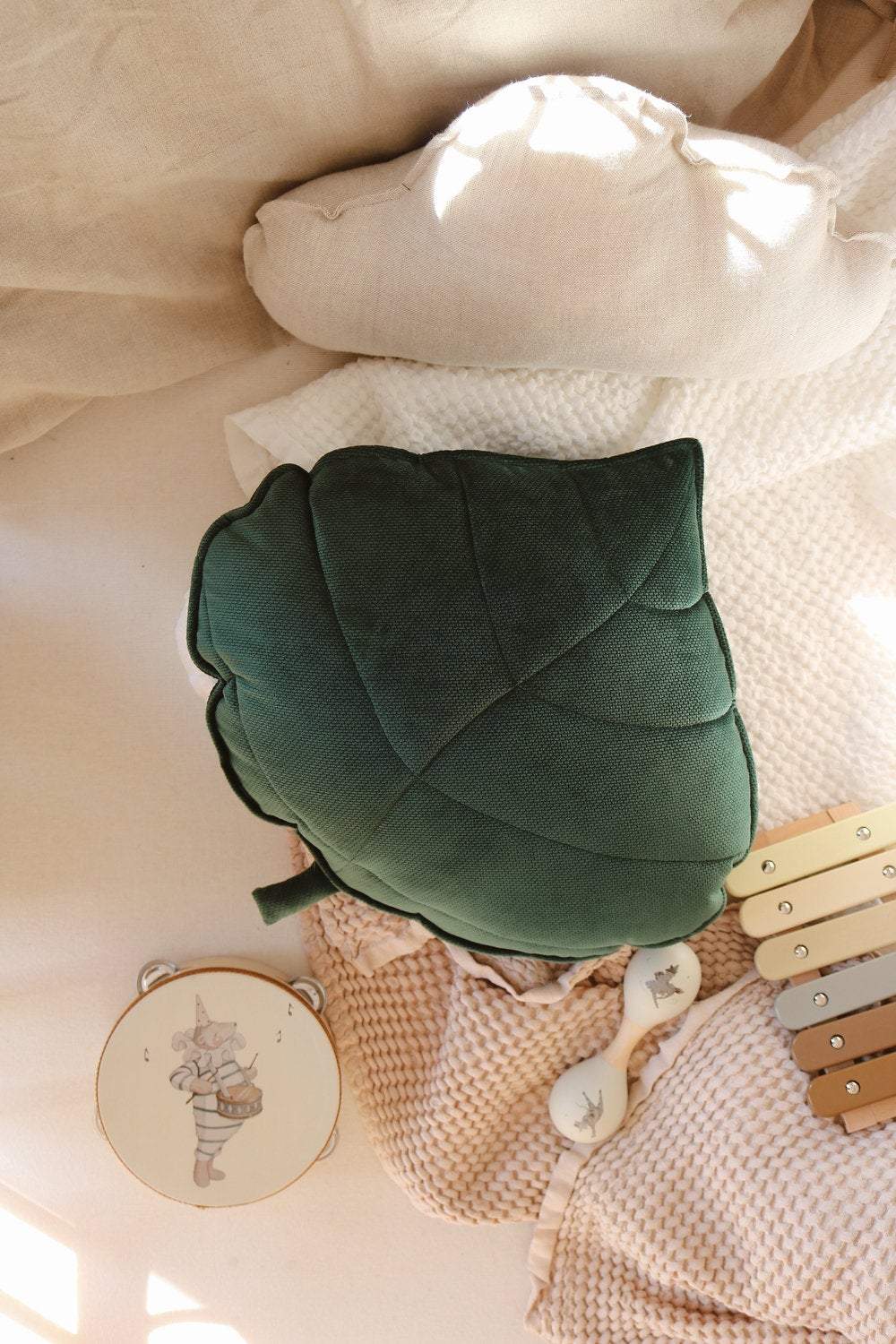 Moi Mili Decorative pillow, Velvet Leaf "Green"