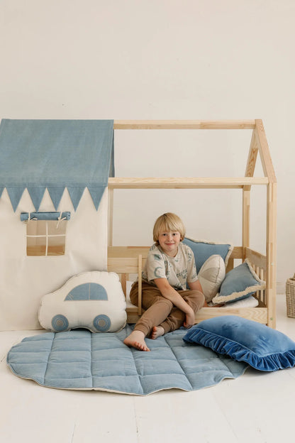 Hej Mili, House Bed Canopy, Jeans