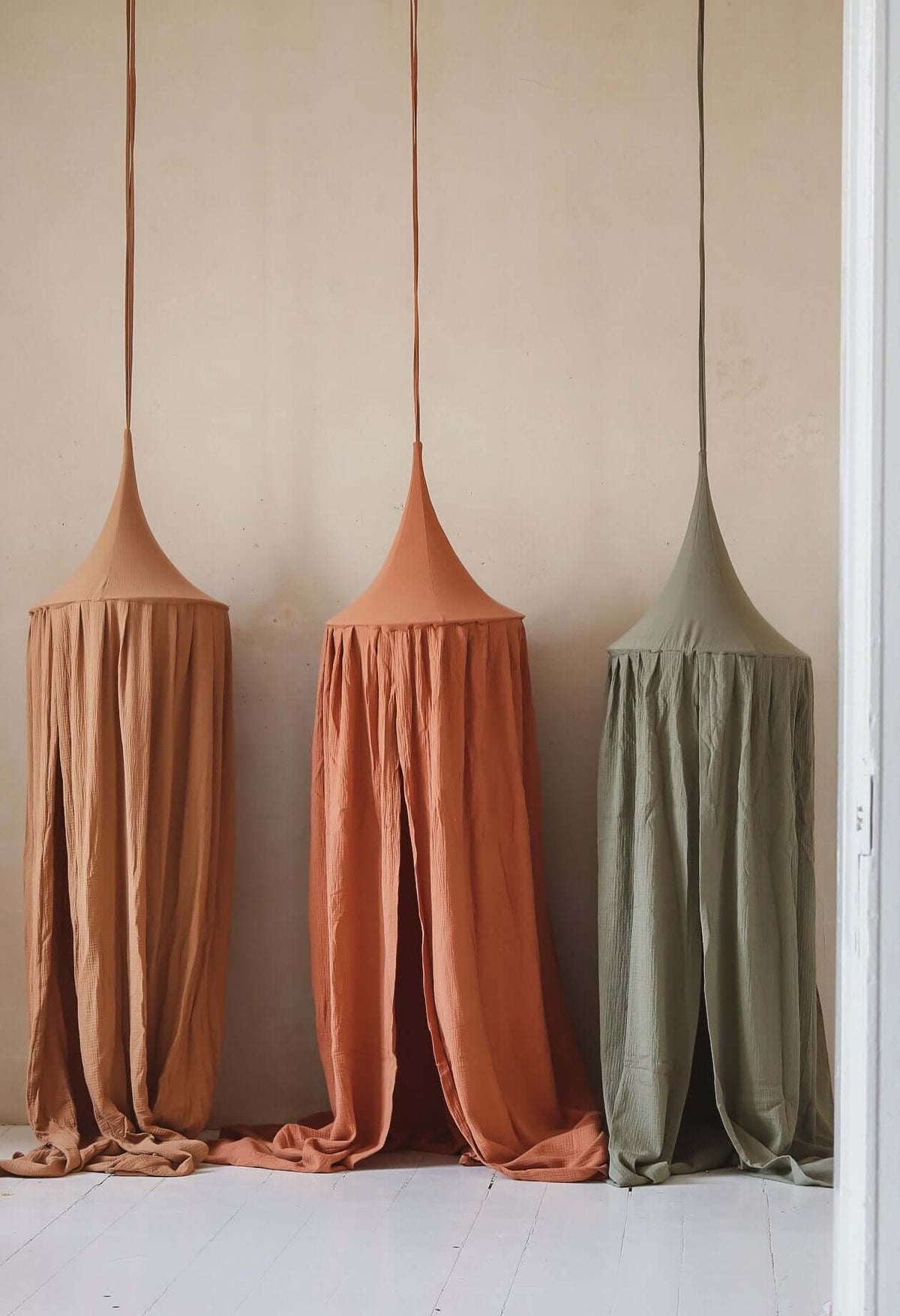 Matuu Vuodekatos, Green Muslin