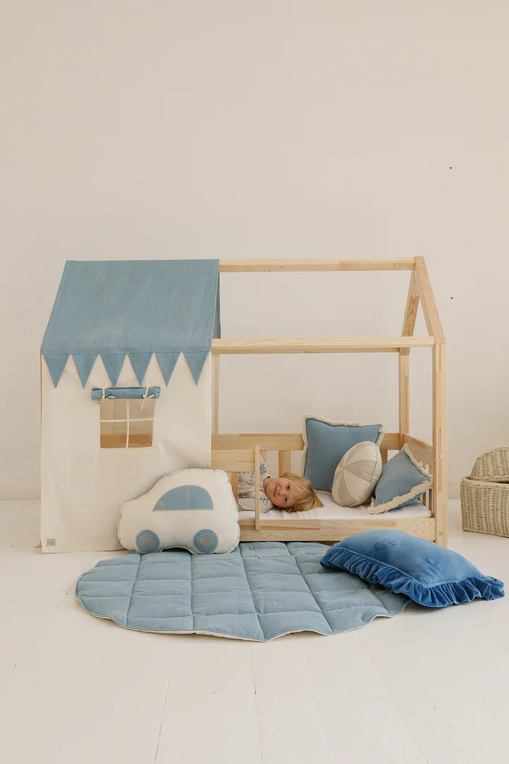 Hej Mili, House Bed Canopy, Jeans