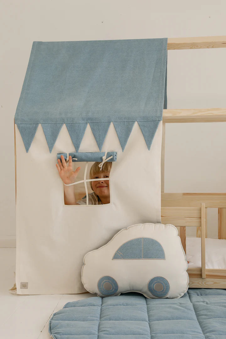 Hej Mili, House Bed Canopy, Jeans