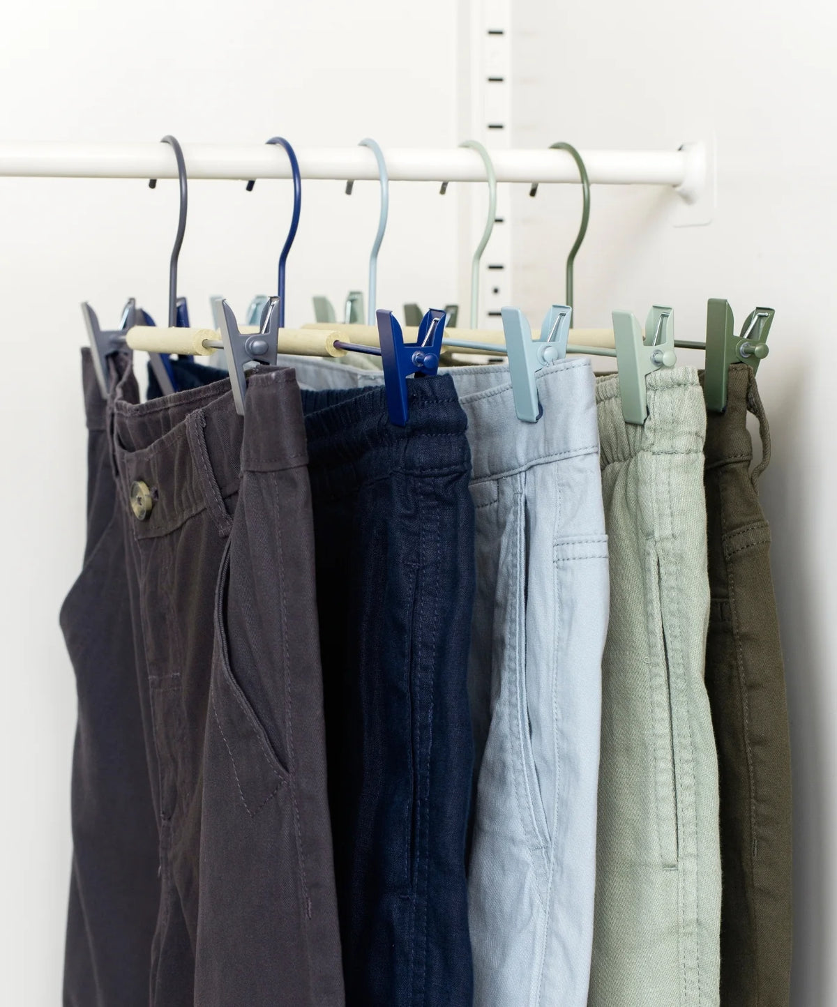 Mustard Made, Hangers with Clips, 5 pcs (assorted colours)