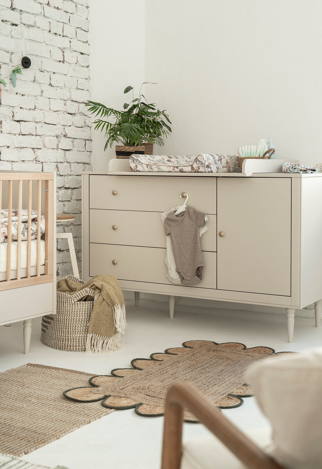 Pinio, Petite, Sideboard, Champagne