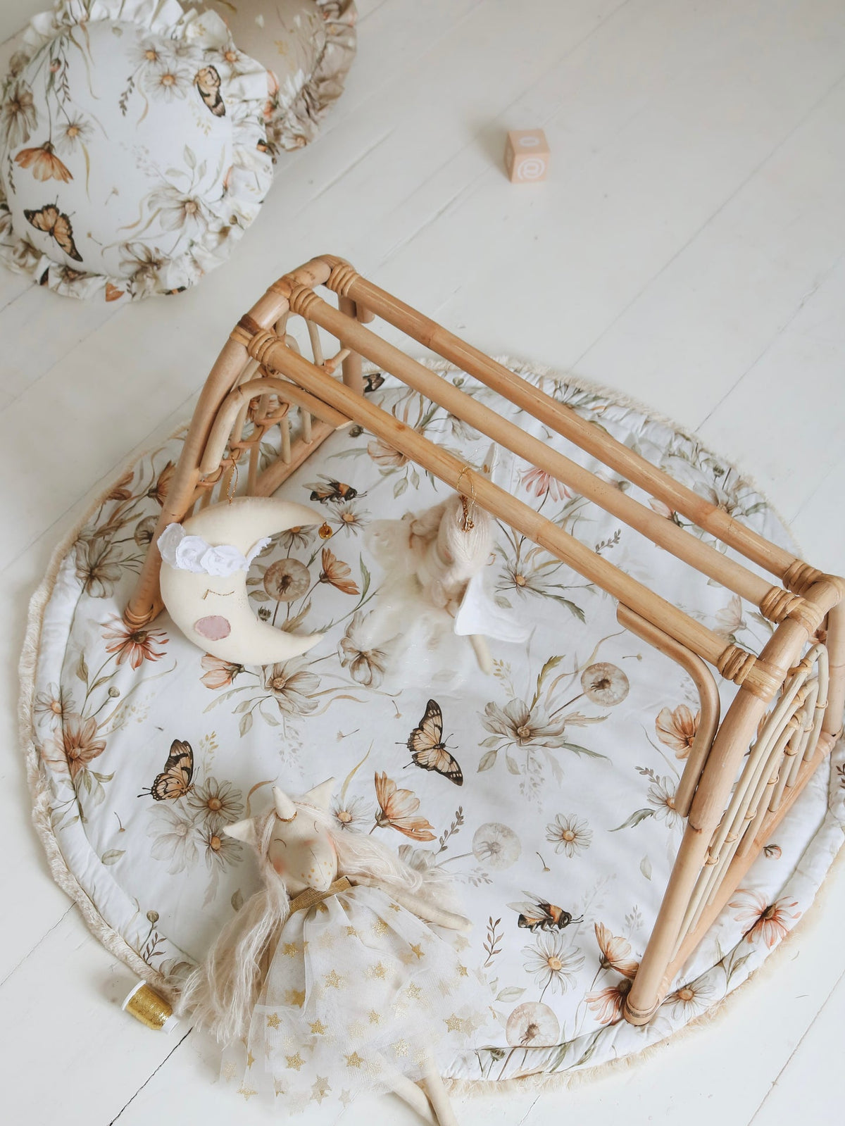 Matuu Gold Meadow on White&Cream, Rug