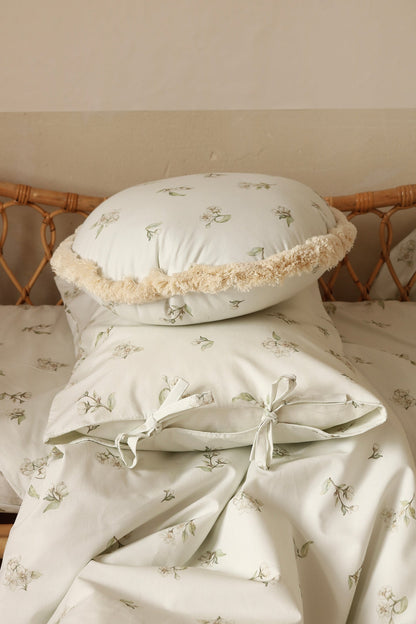 Matuu Duvet cover set, Apple Blossoms on White