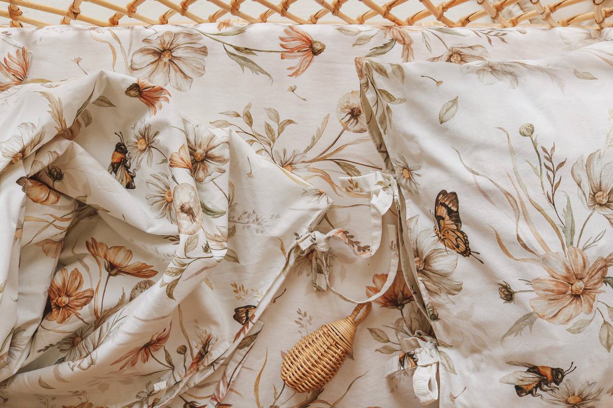 Matuu Duvet cover set, Gold Meadow On White