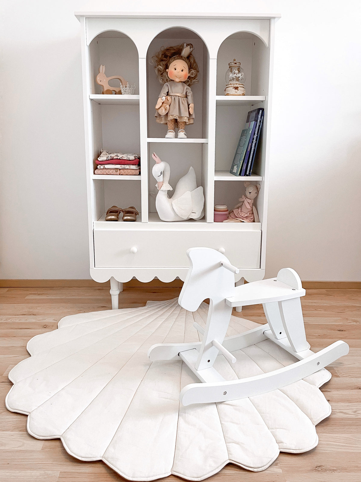 Wood Luck Design, Bookshelf, Babushka White