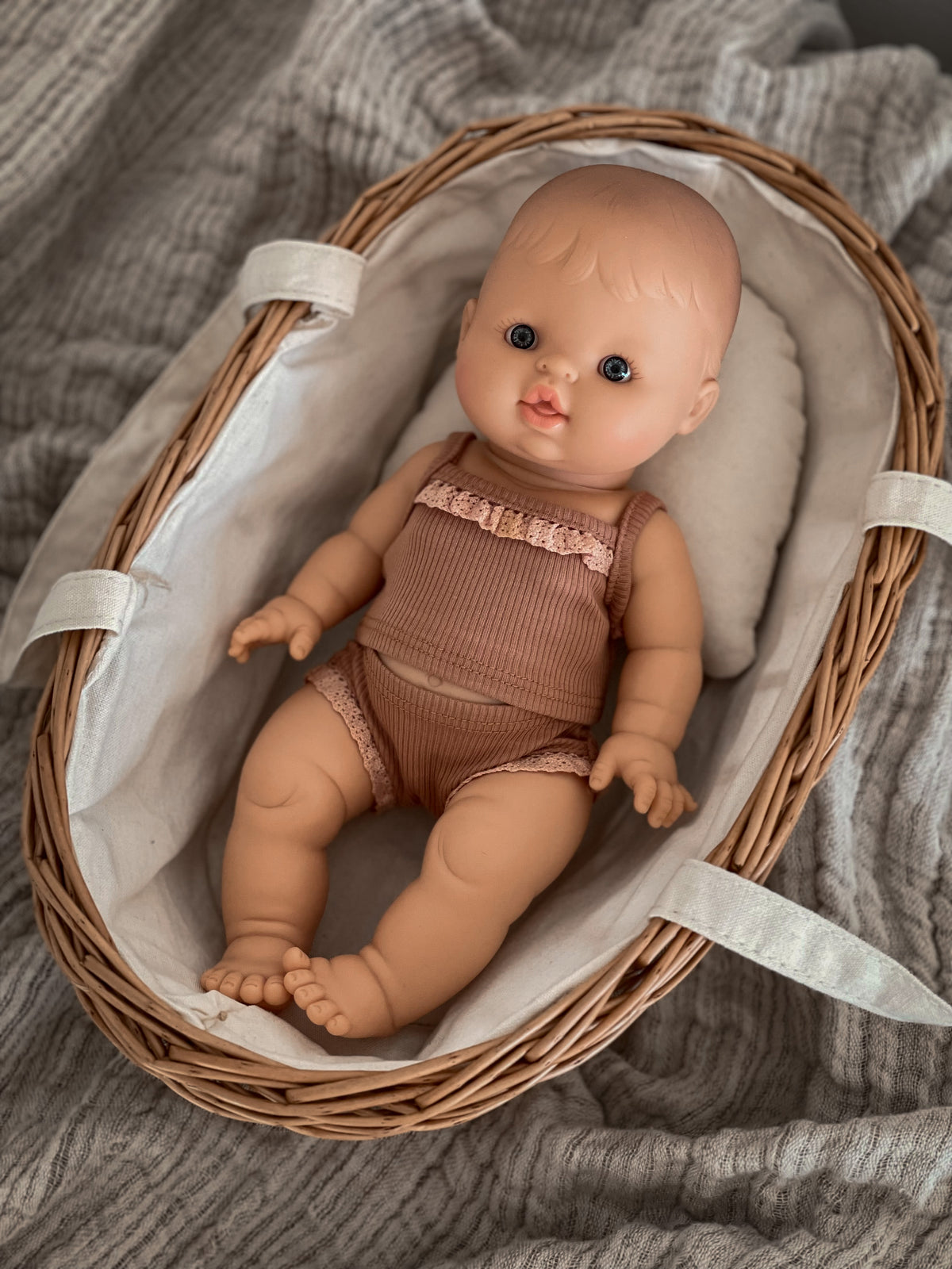 Minikane Gordis Nukke, Tyttö Euroopasta Lily