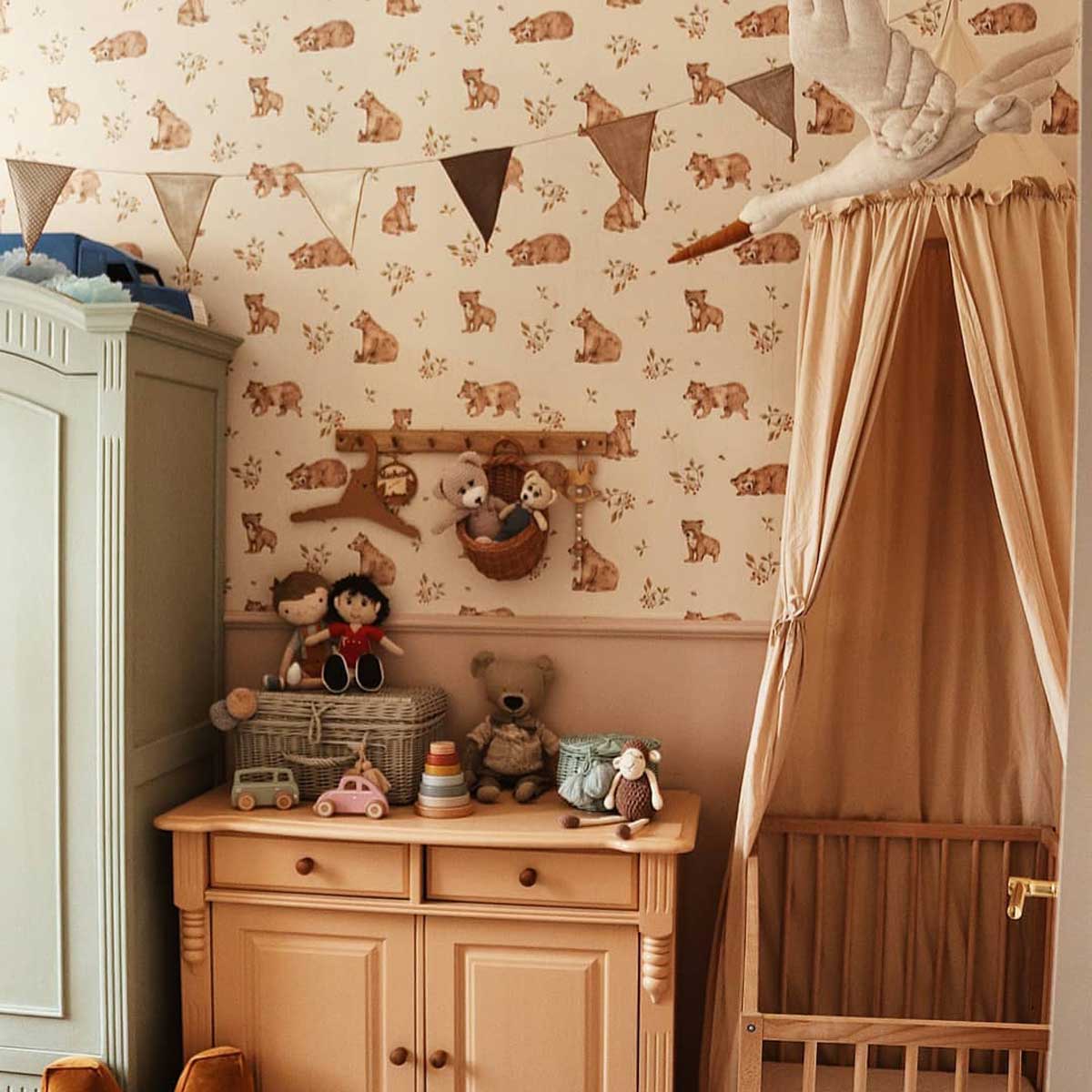 Little Bears, Wallpaper
