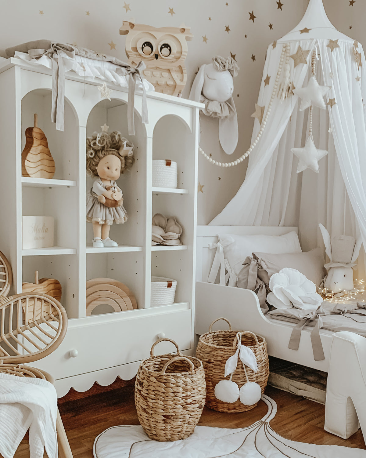 Wood Luck Design, Bookshelf, Babushka White