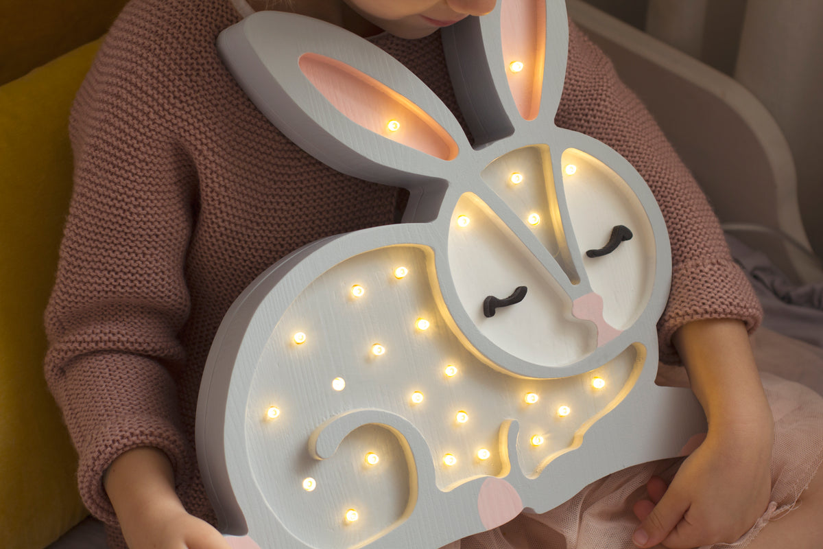 Little Lights, Yövalo, Bunny White