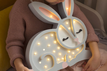 Little Lights, Yövalo, Bunny White