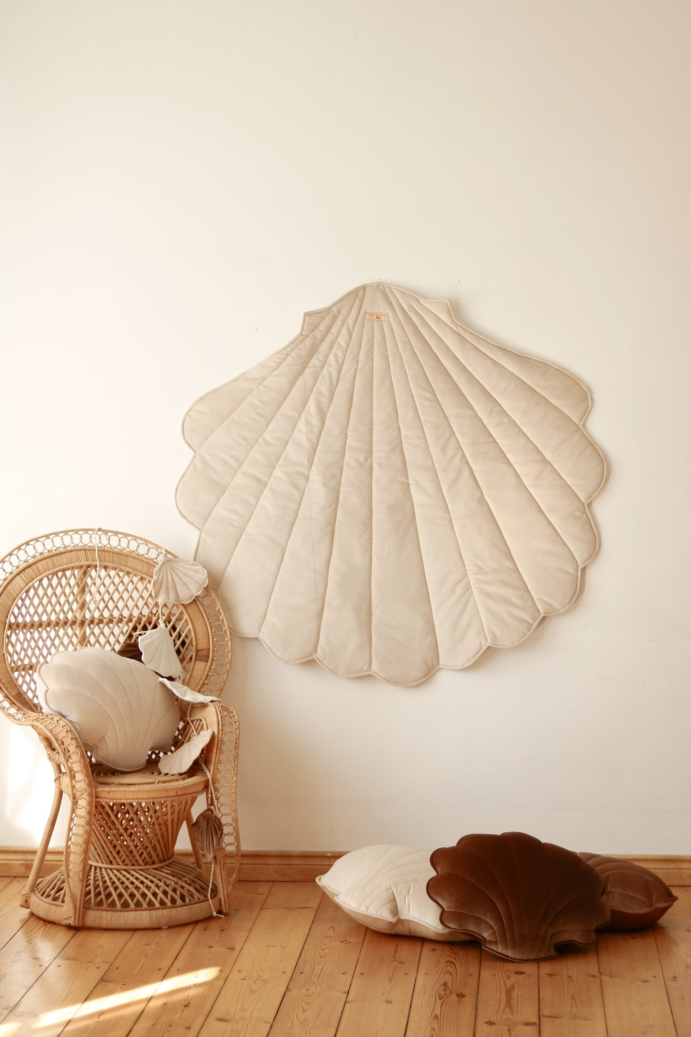 Moi Mili Sisustustyyny Small, Velvet Shell "Cream Pearl"
