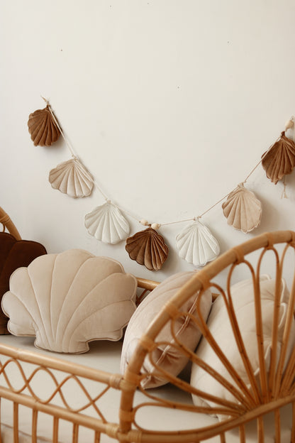Moi Mili Sisustustyyny Small, Velvet Shell "Cream Pearl"
