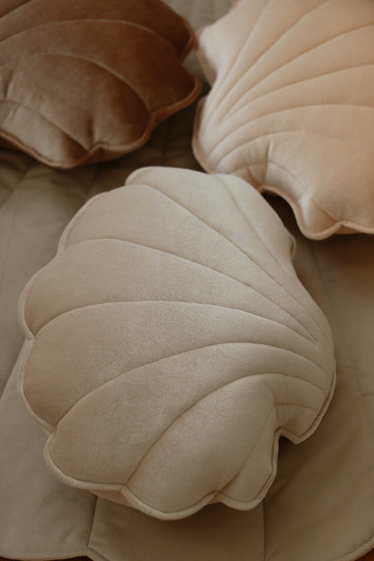 Moi Mili Sisustustyyny Small, Velvet Shell "Cream Pearl"