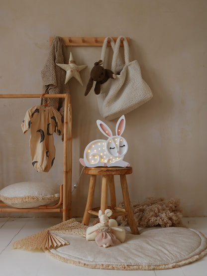 Little Lights, Yövalo, Bunny White