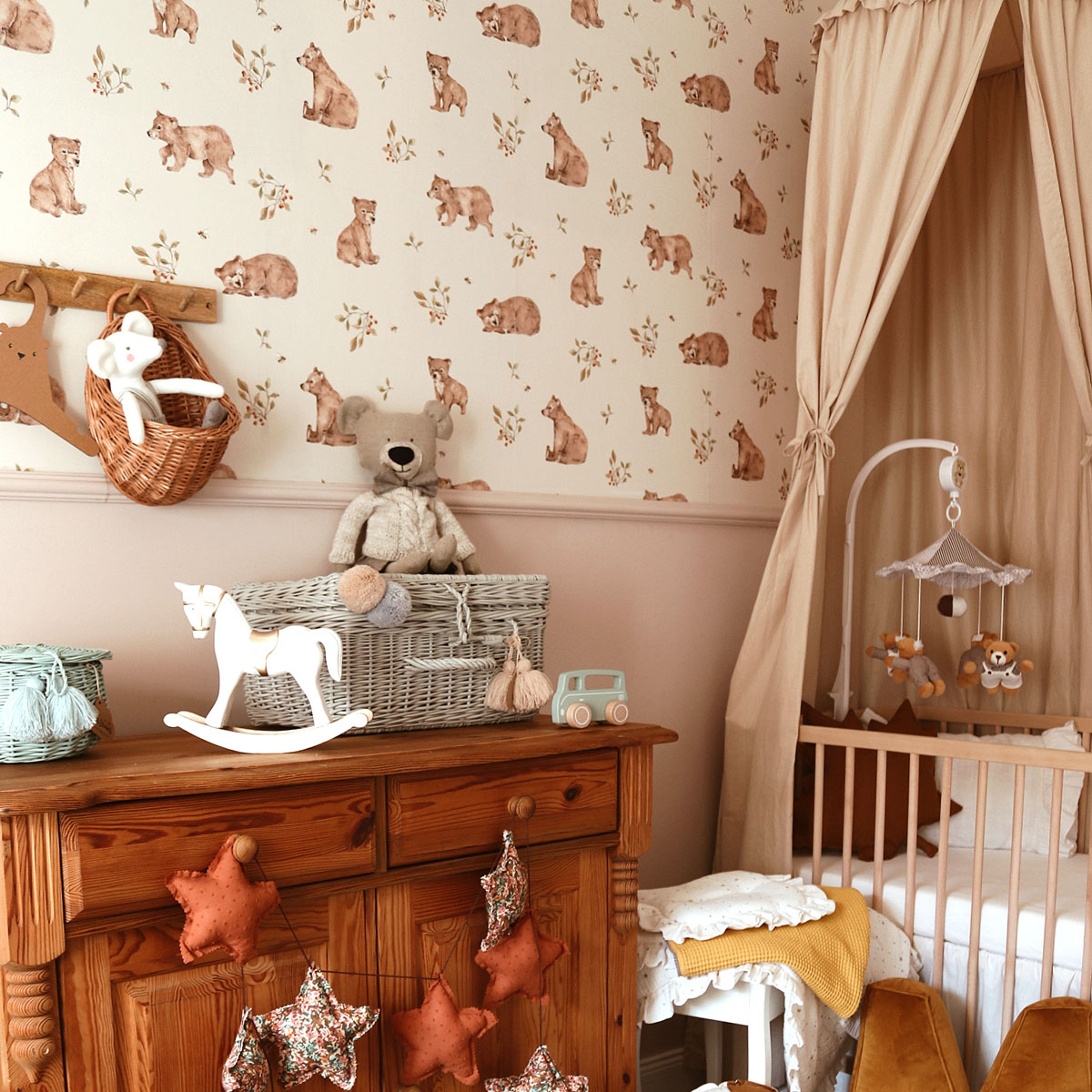 Little Bears, Wallpaper