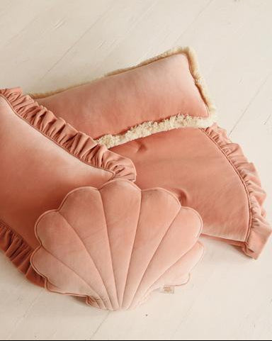 Moi Mili Sisustustyyny Medium, Soft Velvet Shell "Apricot"